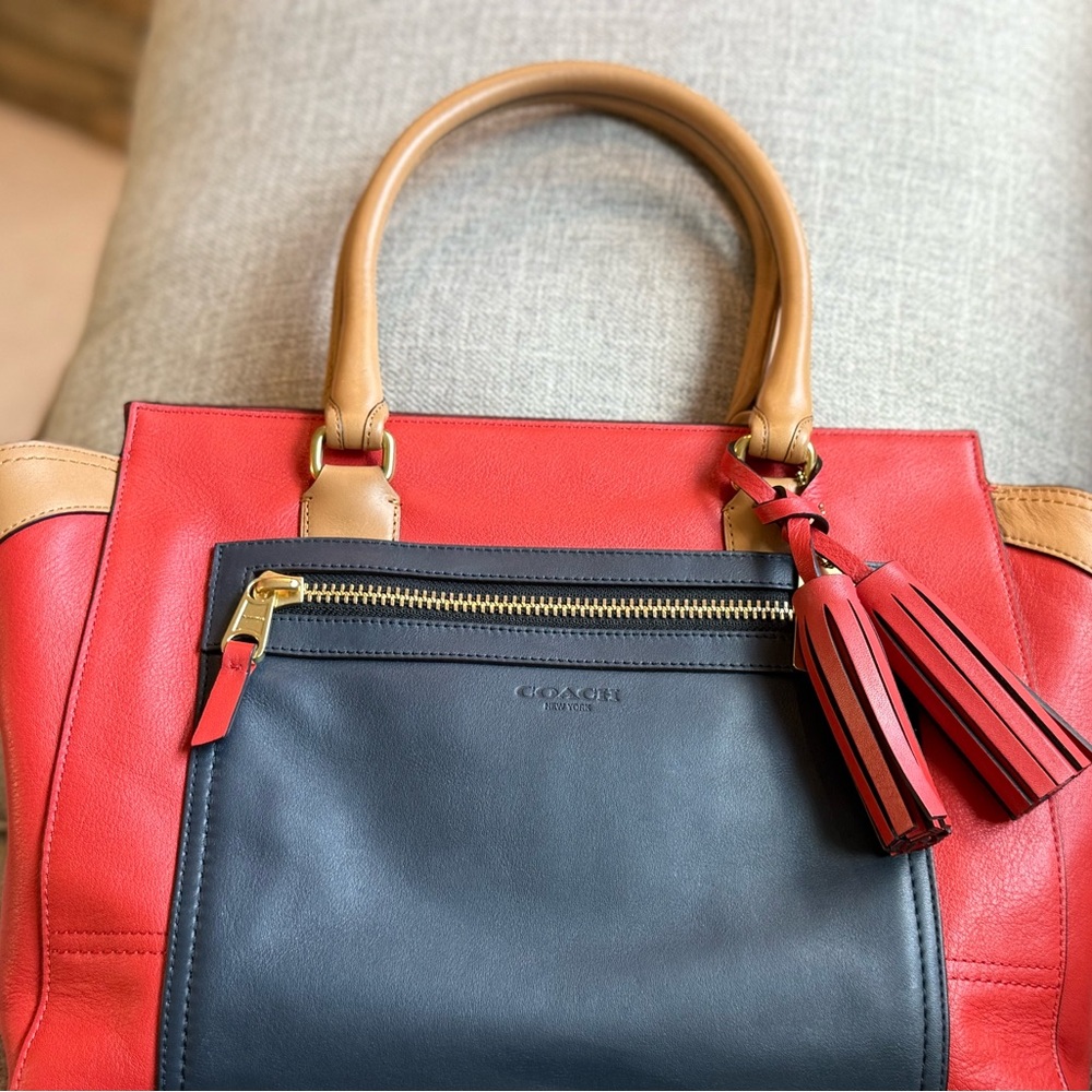 Authentic Coach Candice limited. Like NEW !! Unique color block